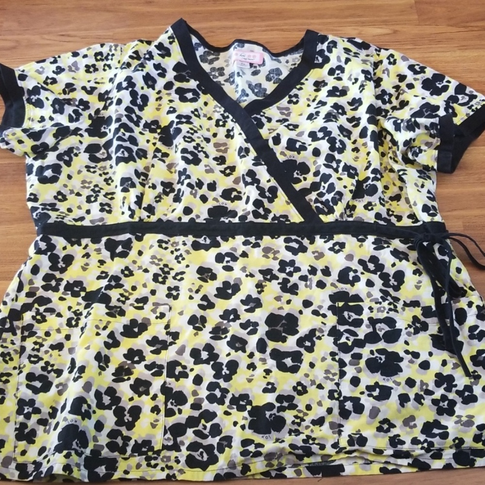 KOI Scrub Top Size XXL